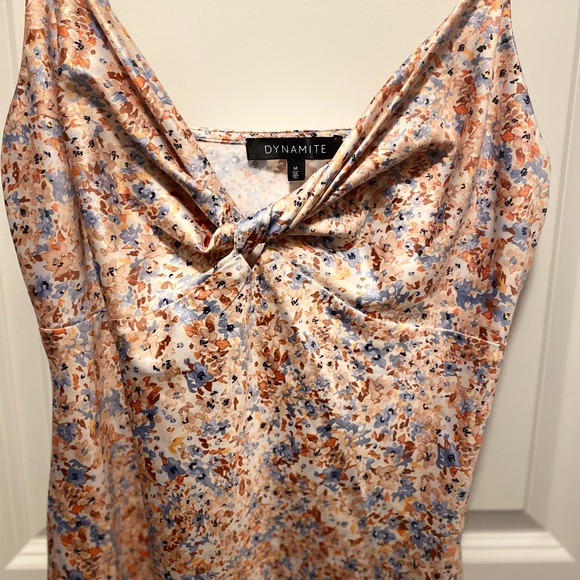 Beautiful satin midi with thin straps - Picture 4 of 6